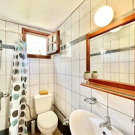 Renas Maisonette Unit 2 Near By Dadovillas * רודה