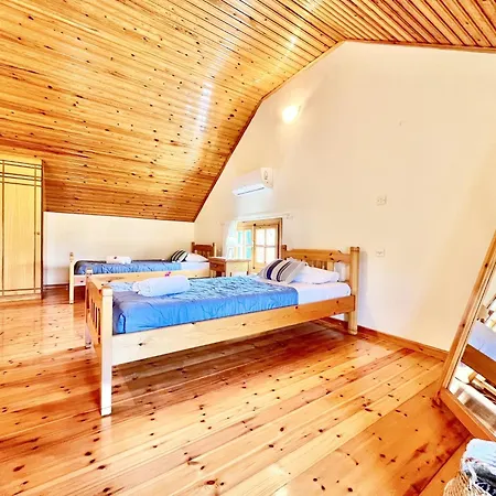 Renas Maisonette Unit 2 Near By Dadovillas Daire *