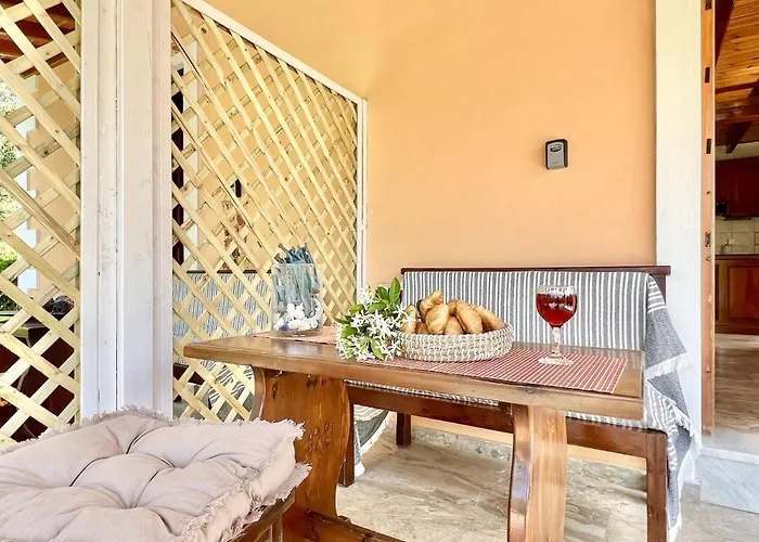 Renas Maisonette Unit 2 Near By Dadovillas *