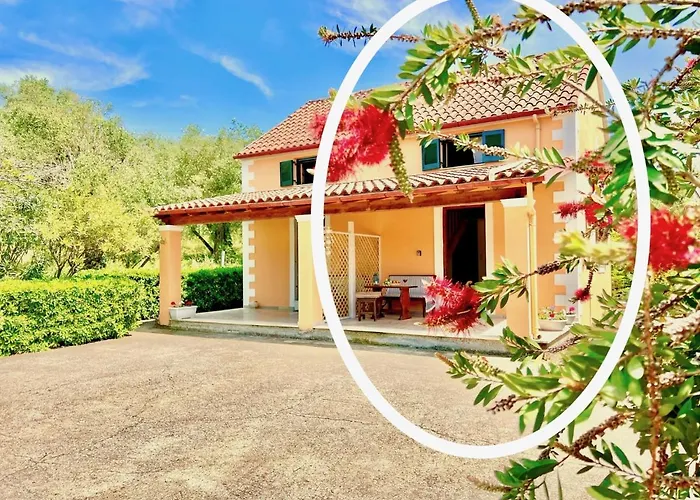 Renas Maisonette Unit 2 Near By Dadovillas