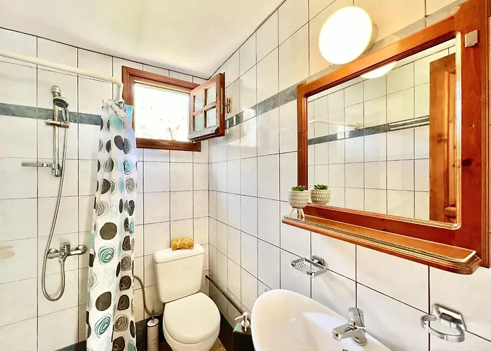 Renas Maisonette Unit 2 Near By Dadovillas * Рода