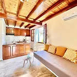 Renas Maisonette Unit 2 Near By Dadovillas 罗达
