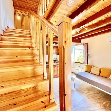 Renas Maisonette Unit 2 Near By Dadovillas *